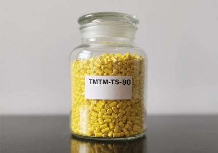 TMTM(TS)-80:n käyttö NR-, SBR- ja NBR-yhdisteissä